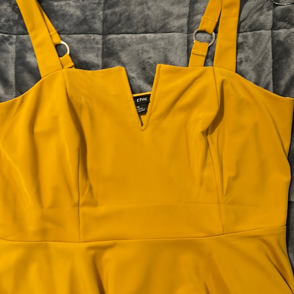 NWT Womens size16 color is gold